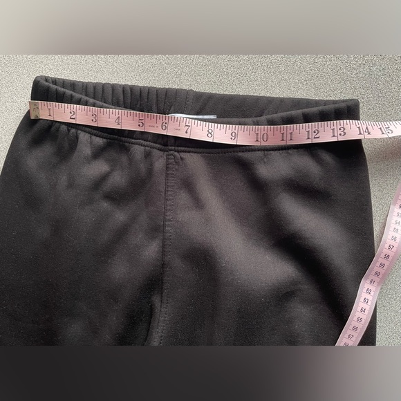 In Style Black Fuzzy Lined Leggings Size Medium - Picture 7 of 9